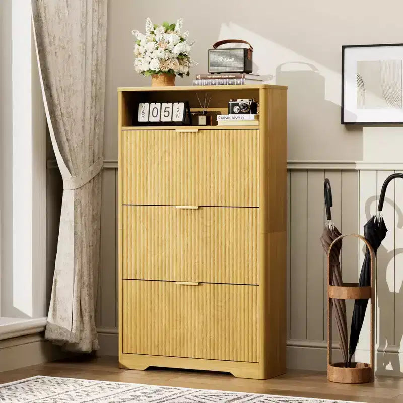 Meuble à chaussures autoportant de 54 po de hauteur - Panneaux de particules naturels + MDF, 3 tiroirs à abattant, étagères réglables, rangement caché pour entrée