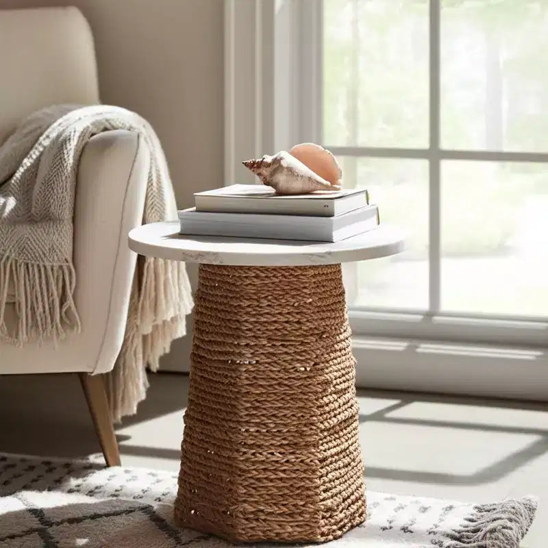 Table d'appoint tissée avec plateau en pierre pour petits espaces - Table d'appoint unique naturelle pour la décoration de chambre ou le style de salon - 20, beige et ivoire